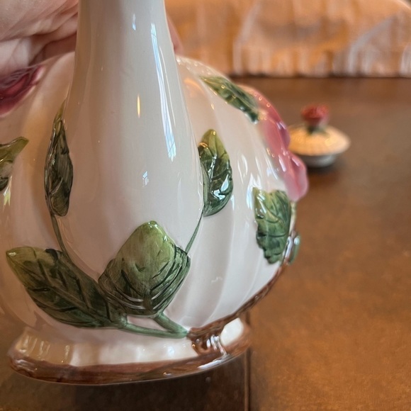 Victorian Rose Teapot. Omnibus by Fitz and Floyd 1995 - Picture 14 of 14